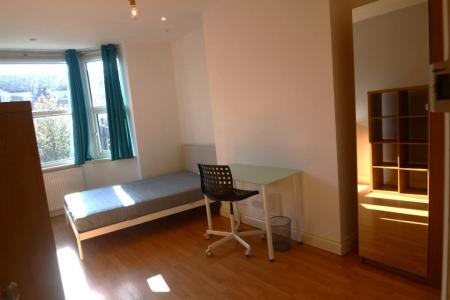 9 bedroom End of terrace house to let in Egerton Road, Fallowfield, Manchester, M14