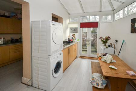 7 bedroom End of terrace house to let in Landcross Road, Fallowfield, Manchester, M14