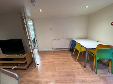 10 bedroom Semi-detached house to let in Lausanne Road, Manchester, M20