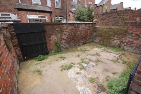 4 bedroom End of terrace house to let in Moseley Road, Fallowfield, Manchester, M14