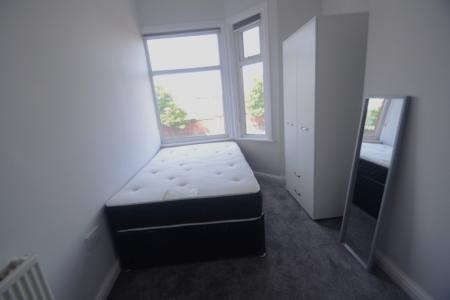 4 bedroom End of terrace house to let in Moseley Road, Fallowfield, Manchester, M14