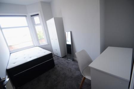 4 bedroom End of terrace house to let in Moseley Road, Fallowfield, Manchester, M14