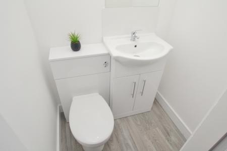 5 bedroom Flat to let in Ladybarn Lane, Fallowfield, Manchester, M14
