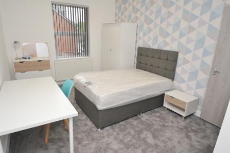 5 bedroom Flat to let in Ladybarn Lane, Fallowfield, Manchester, M14
