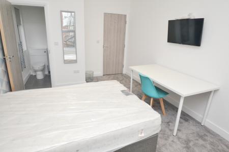 5 bedroom Flat to let in Ladybarn Lane, Fallowfield, Manchester, M14