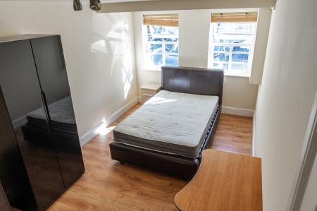 7 bedroom Town house to let in Schuster Road, Victoria Park, Manchester, M14