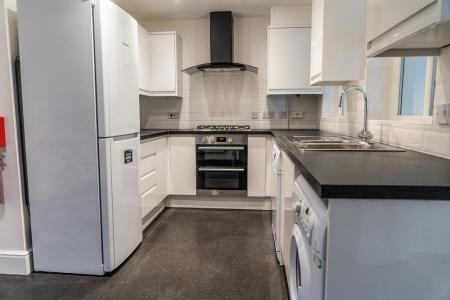 7 bedroom Town house to let in Schuster Road, Victoria Park, Manchester, M14