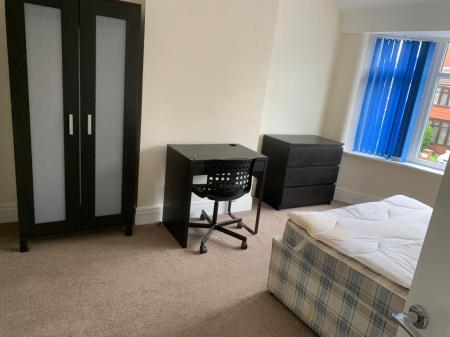 4 bedroom Semi-detached house to let in Fairholme Road, Withington, Manchester, M20