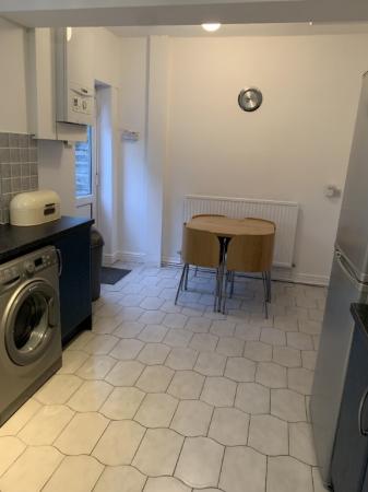 4 bedroom Flat to let in Veronica Road, Didsbury, Manchester, M20