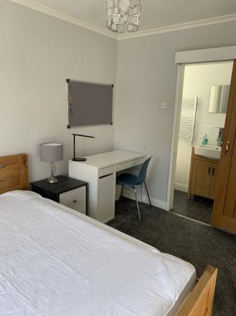 4 bedroom Flat to let in Veronica Road, Didsbury, Manchester, M20