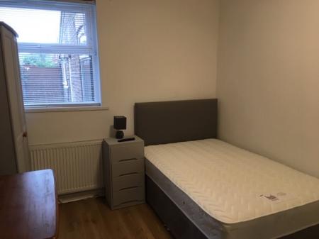 5 bedroom Terraced House to let in Whitby Avenue, Fallowfield, Manchester, M14