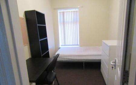 5 bedroom Terraced House to let in Whitby Avenue, Fallowfield, Manchester, M14