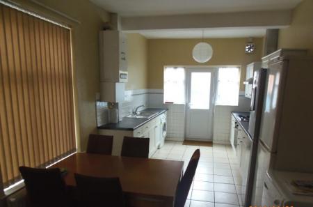 5 bedroom Terraced House to let in Whitby Avenue, Fallowfield, Manchester, M14