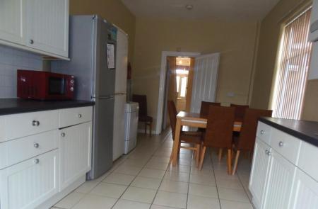 5 bedroom Terraced House to let in Whitby Avenue, Fallowfield, Manchester, M14