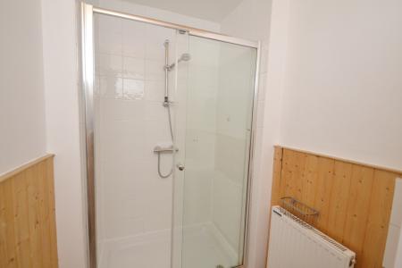 7 bedroom Semi-detached house to let in Argyle Avenue, Victoria Park, Manchester, M14