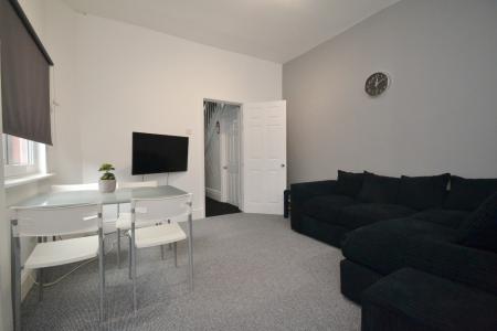 7 bedroom Semi-detached house to let in Argyle Avenue, Victoria Park, Manchester, M14