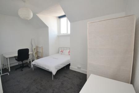 7 bedroom Semi-detached house to let in Argyle Avenue, Victoria Park, Manchester, M14