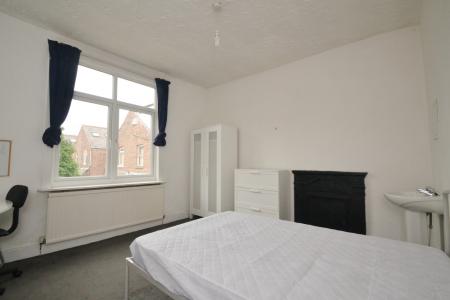 6 bedroom Semi-detached house to let in Scarsdale Road, Victoria Park, Manchester, M14