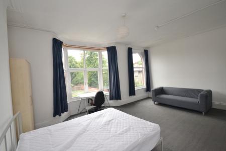 6 bedroom Semi-detached house to let in Scarsdale Road, Victoria Park, Manchester, M14
