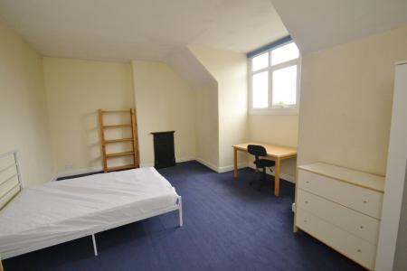 6 bedroom Semi-detached house to let in Scarsdale Road, Victoria Park, Manchester, M14