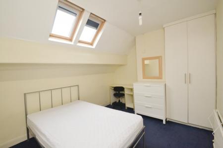 6 bedroom Semi-detached house to let in Scarsdale Road, Victoria Park, Manchester, M14