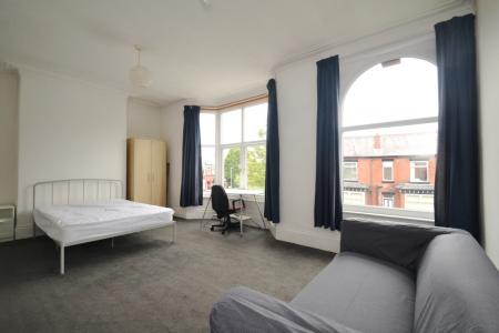6 bedroom Semi-detached house to let in Scarsdale Road, Victoria Park, Manchester, M14