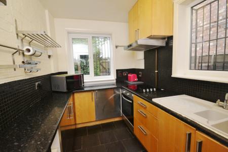 4 bedroom House to let in Wilbraham Road, Fallowfield, Manchester, M14