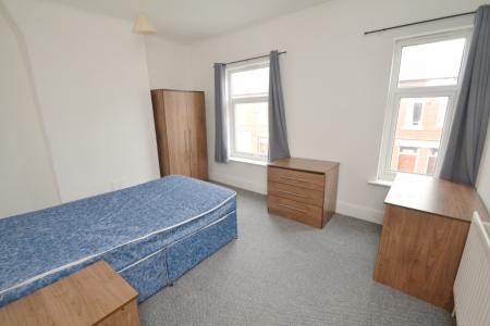 4 bedroom Terraced House to let in Milnthorpe Street, Salford, M6