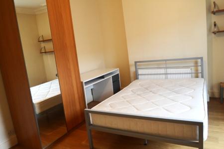5 bedroom House to let in Landcross Road, Fallowfield, Manchester, M14