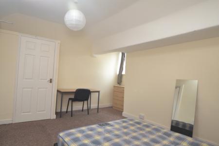 6 bedroom Terraced House to let in Latchmere Road, Fallowfield, Manchester, M14