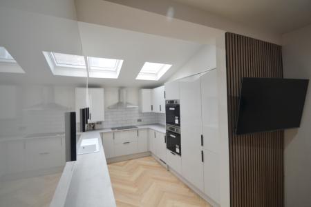 6 bedroom Terraced House to let in Rusholme Place, Rusholme, Manchester, M14