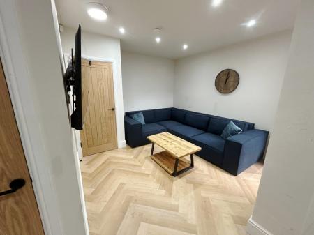 6 bedroom Terraced House to let in Rusholme Place, Rusholme, Manchester, M14