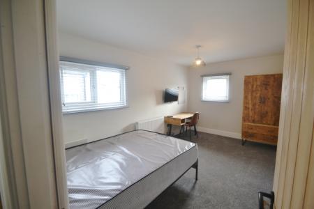 6 bedroom Terraced House to let in Rusholme Place, Rusholme, Manchester, M14