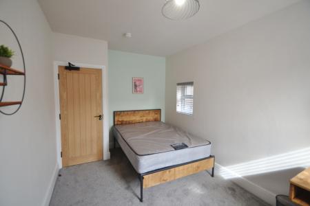6 bedroom Terraced House to let in Rusholme Place, Rusholme, Manchester, M14