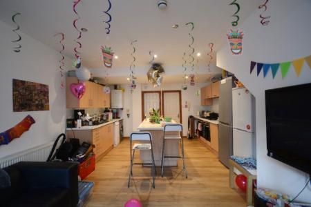 8 bedroom Terraced House to let in Brailsford Road, Fallowfield, Manchester, M14