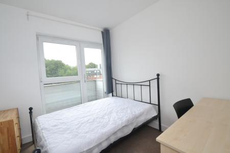 5 bedroom Town house to let in Dryden Street, Ardwick, Manchester, M13