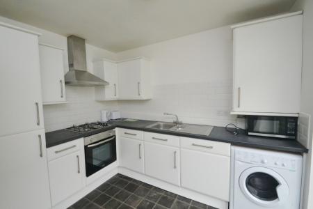 5 bedroom Town house to let in Dryden Street, Ardwick, Manchester, M13