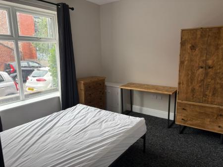 5 bedroom Terraced House to let in Braemar Road, Fallowfield, Manchester, M14