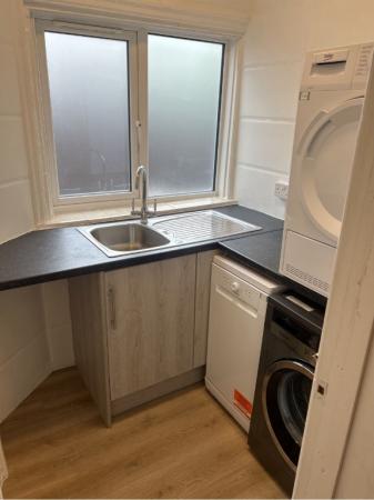6 bedroom Semi-detached house to let in Berkeley Avenue, Victoria Park, Manchester, M14