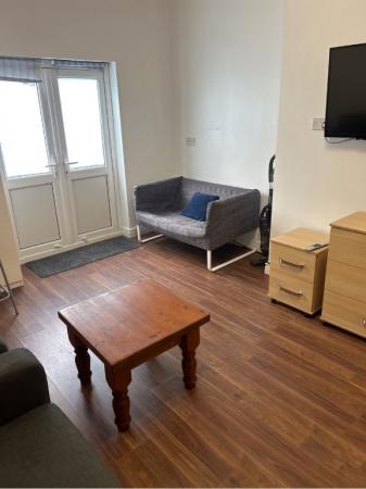 6 bedroom Semi-detached house to let in Berkeley Avenue, Victoria Park, Manchester, M14