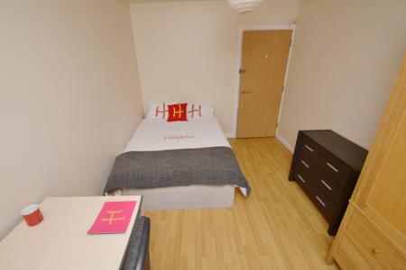 2 bedroom Flat to let in Percy Street, Hulme, Manchester, M15