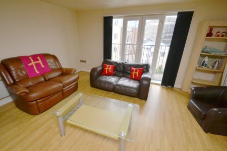 2 bedroom Flat to let in Percy Street, Hulme, Manchester, M15