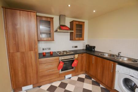 2 bedroom Flat to let in Percy Street, Hulme, Manchester, M15