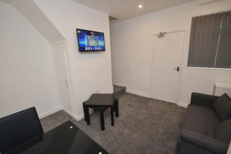 3 bedroom Terraced House to let in Thorn Grove, Fallowfield, Manchester, M14
