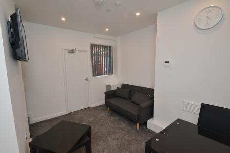 3 bedroom Terraced House to let in Thorn Grove, Fallowfield, Manchester, M14