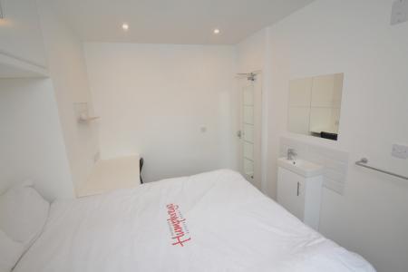 3 bedroom Terraced House to let in Thorn Grove, Fallowfield, Manchester, M14