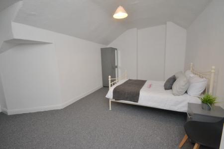 5 bedroom Terraced House to let in Cawdor Road, Fallowfield, Manchester, M14