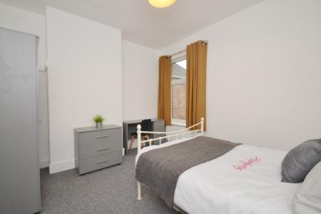 5 bedroom Terraced House to let in Cawdor Road, Fallowfield, Manchester, M14