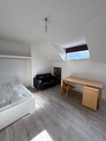 6 bedroom End of terrace house to let in Lausanne Road, Withington, Manchester, M20