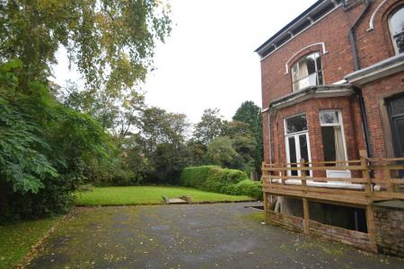 7 bedroom Semi-detached house to let in Brunswick Road, Withington, Manchester, M20